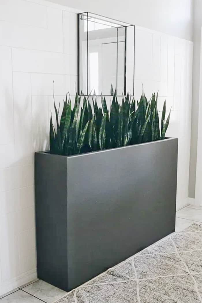 https://www.ohohdeco.com/wp-content/uploads/2018/04/diy-tall-large-planter-box.jpg