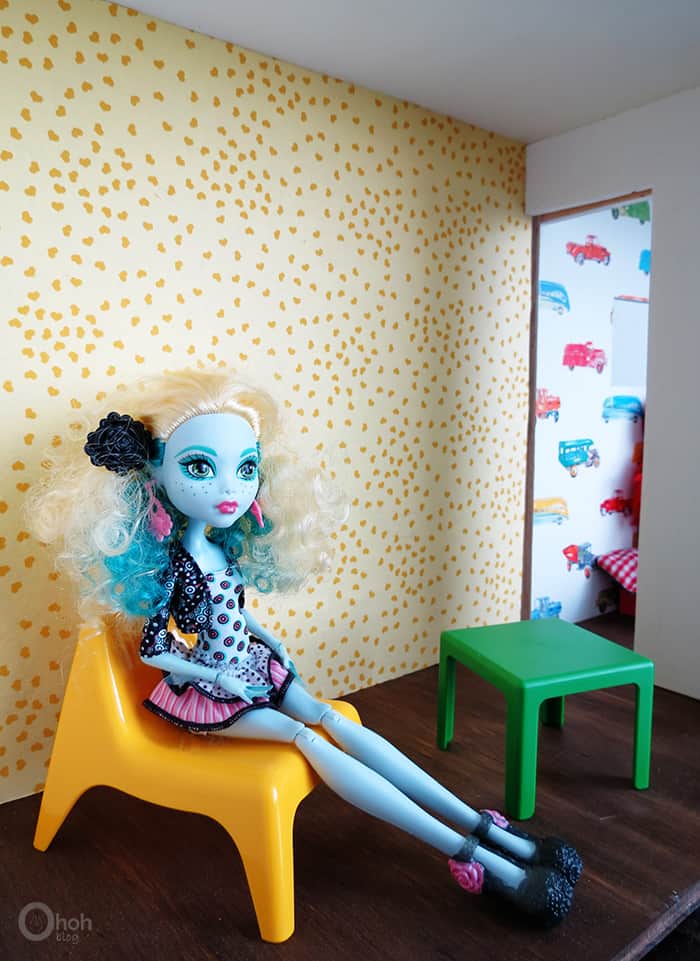 DIY barbie doll house