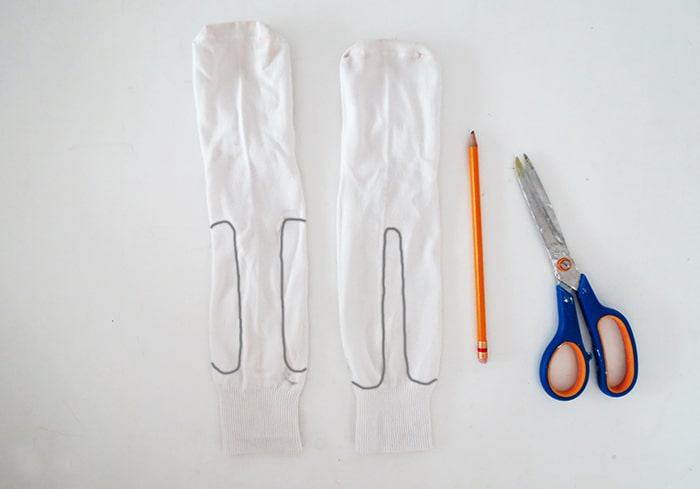 How to make a sock doll cutting the sock