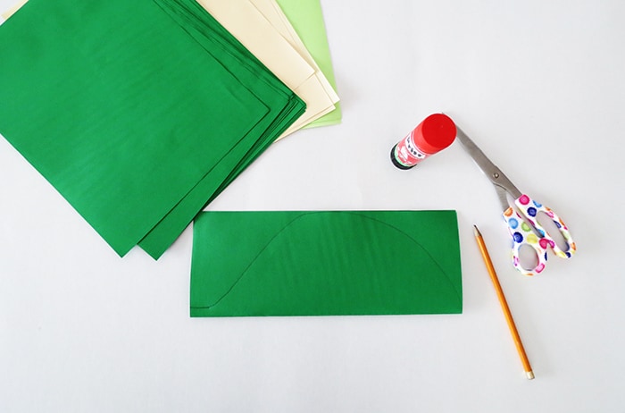 Make a paper leaves garland