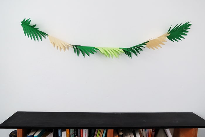 Make a paper leaves garland