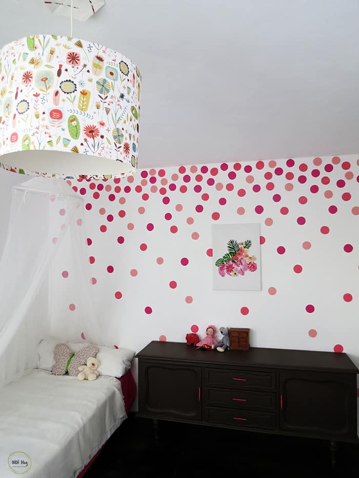 How to paint a polka dots wall