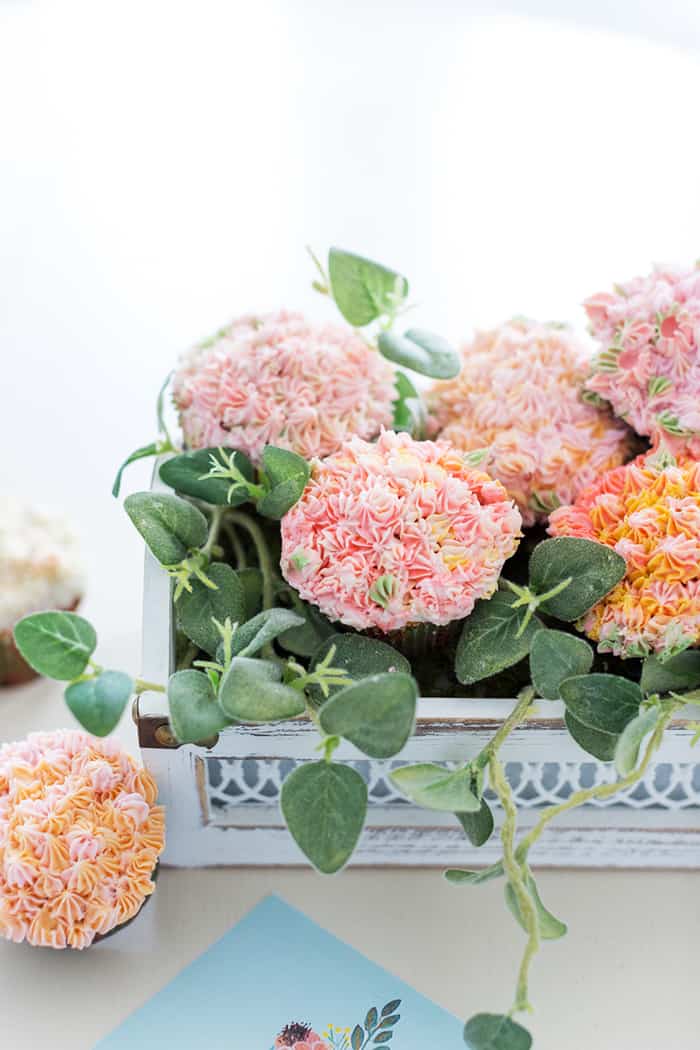 https://ohohdeco.com/wp-content/uploads/2020/02/flower-cupcake-arrangement-craftberrybush-2.jpg