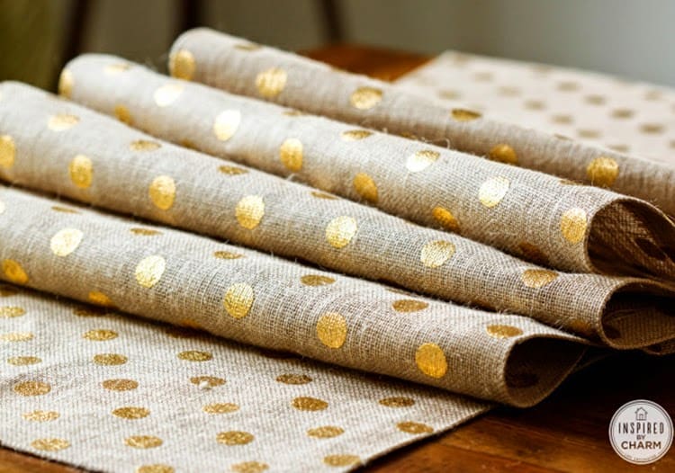 18 DIY Table Runner Ideas That Will Transform Your Dining Table