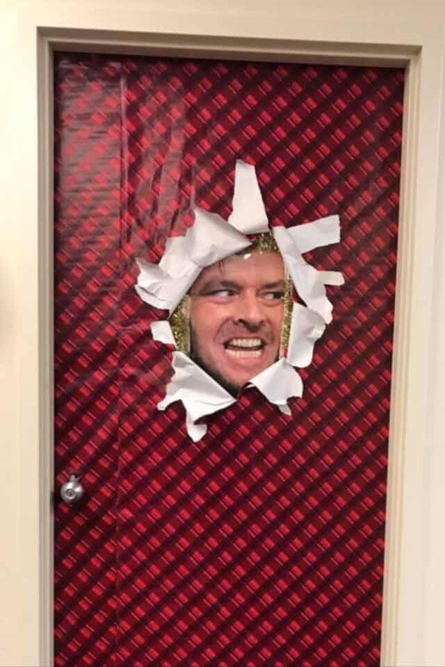 23-hilarious-office-christmas-door-decorating-contest-ideas-that-will