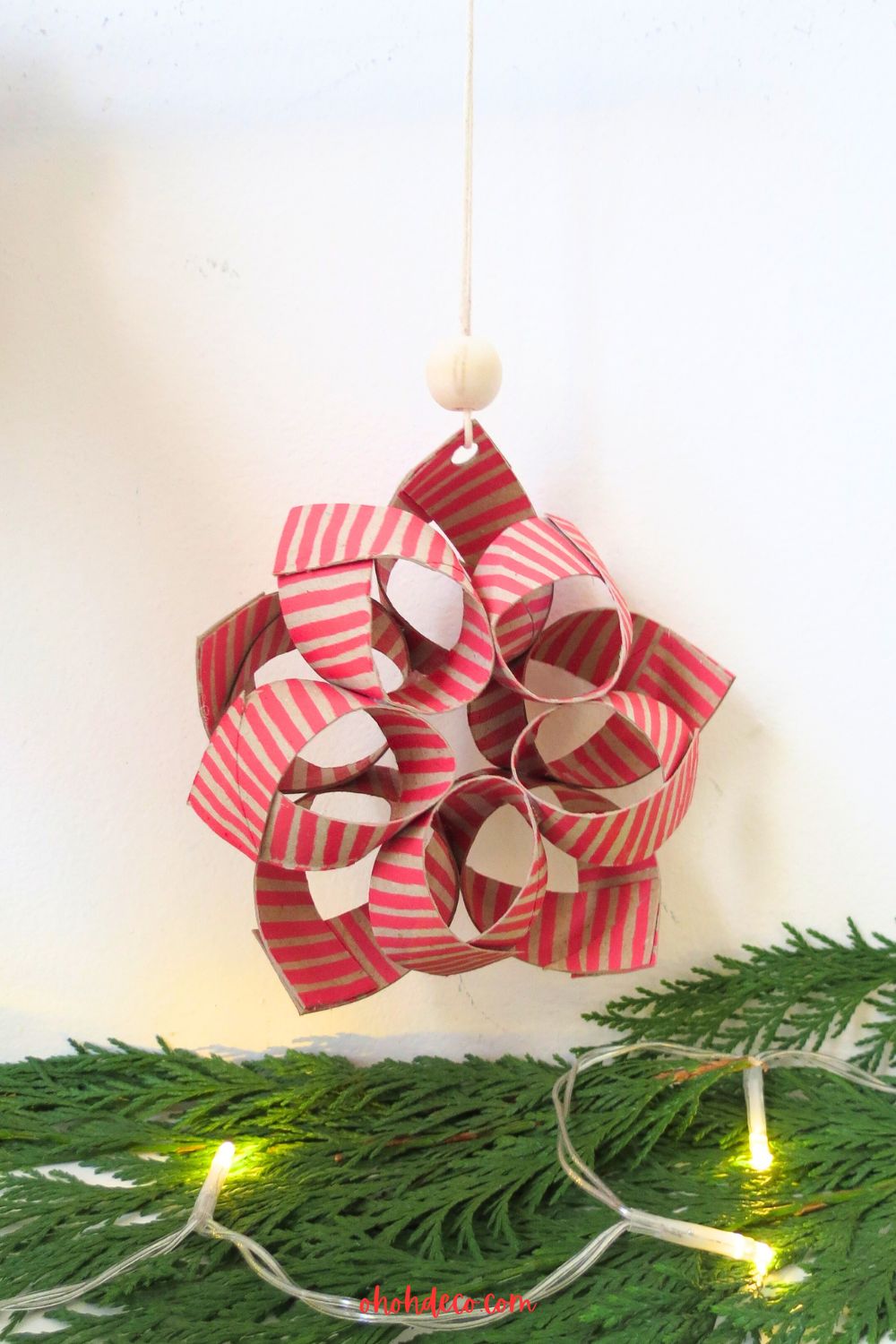 DIY Christmas decorations with toilet paper rolls