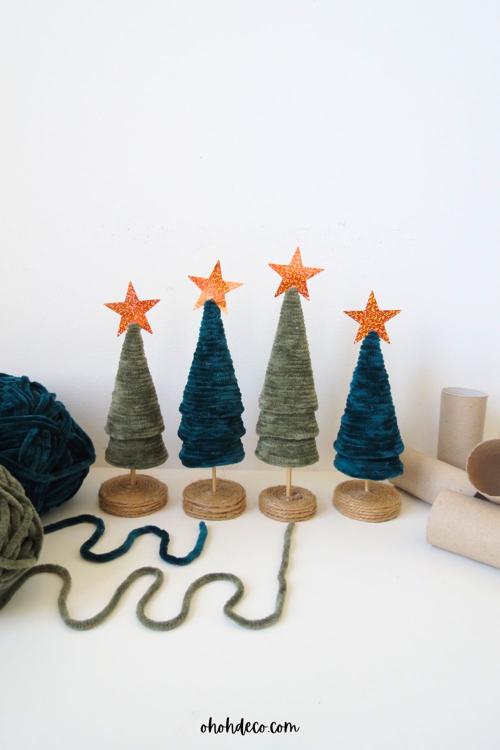 It's easy to make a mini Christmas tree