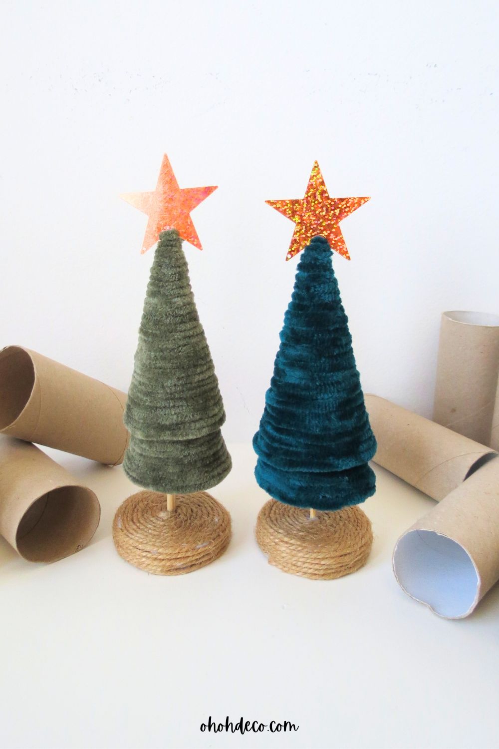 DIY a simple Christmas tree with toilet paper rolls