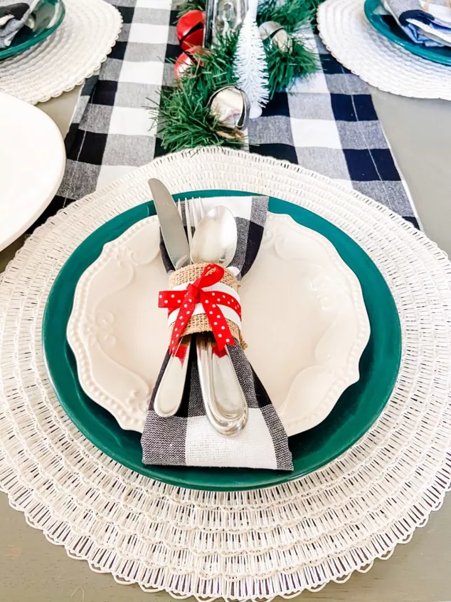 Make a Christmas napkin ring