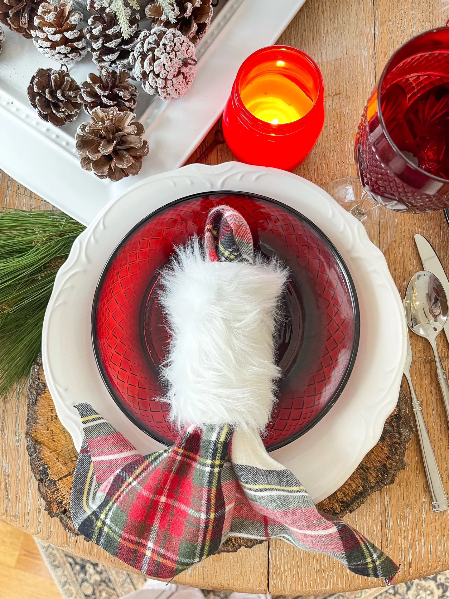 Faux fur napkin ring