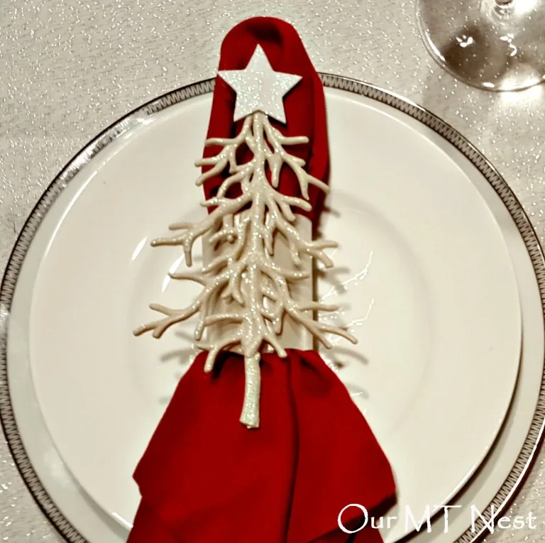 Napkin ring with tree